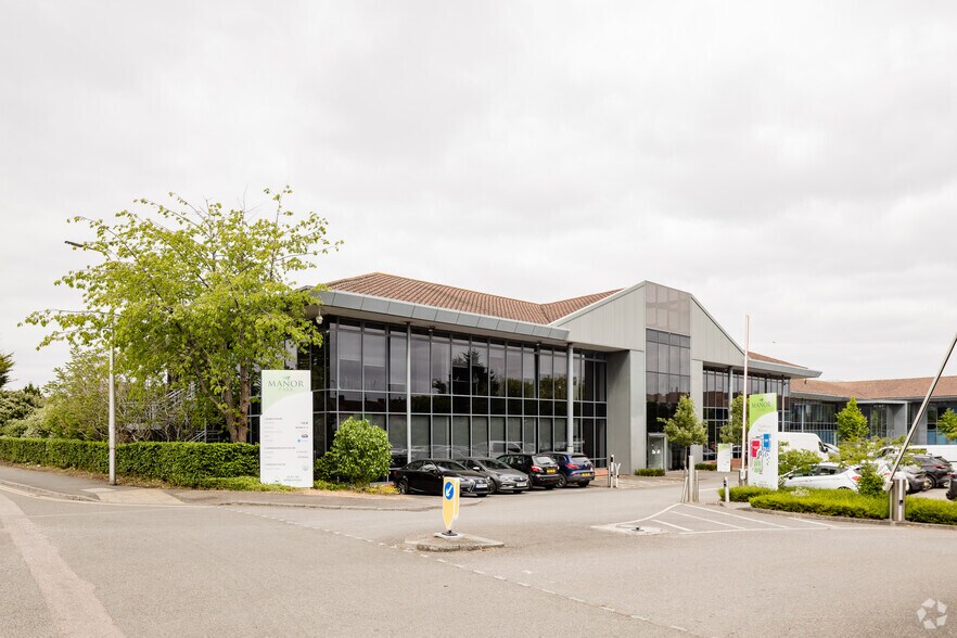 Manor Farm Rd, Reading for sale - Primary Photo - Image 1 of 1