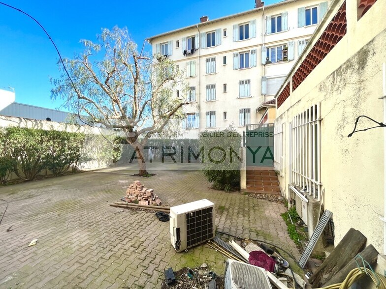 Retail in Marseille for sale - Building Photo - Image 3 of 8