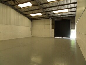 Magpie Grv, Tonypandy to rent Interior Photo- Image 2 of 3