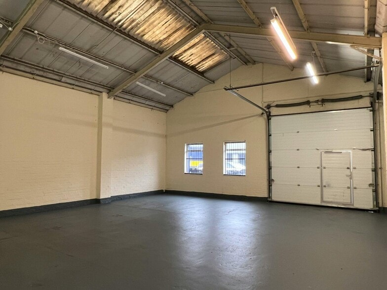 14-20 Dixon Pl, East Kilbride to rent - Building Photo - Image 2 of 9