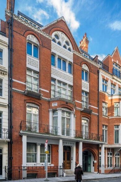 8-9 Stratton St, London for sale - Building Photo - Image 1 of 1