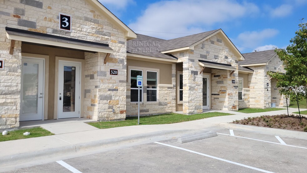 1000 Gattis School Rd, Round Rock, TX for rent - Primary Photo - Image 1 of 9