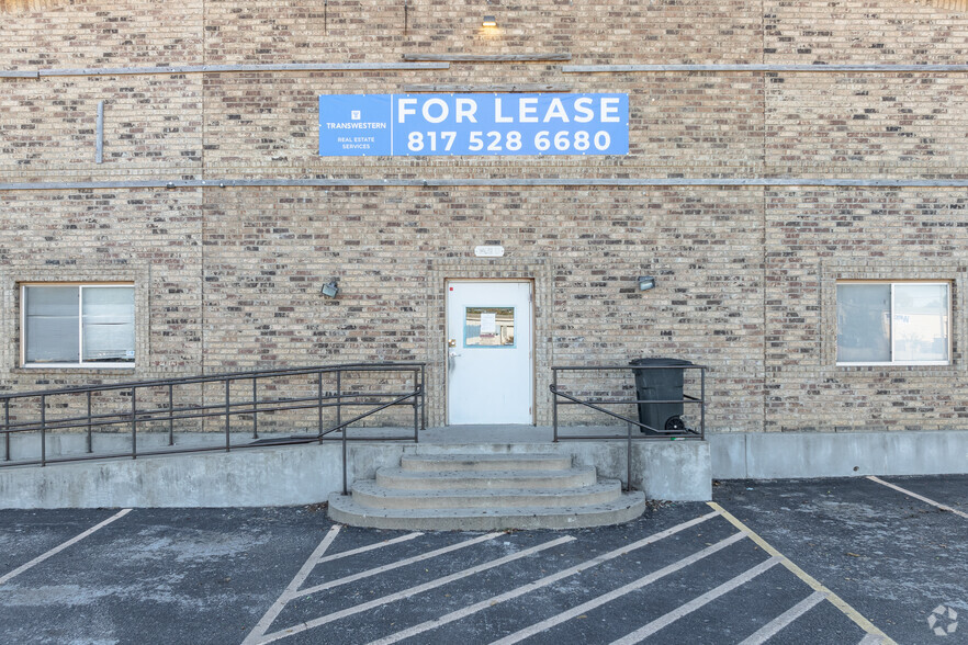 711 W Kennedale Pky Building D, Kennedale, TX for rent - Building Photo - Image 3 of 13