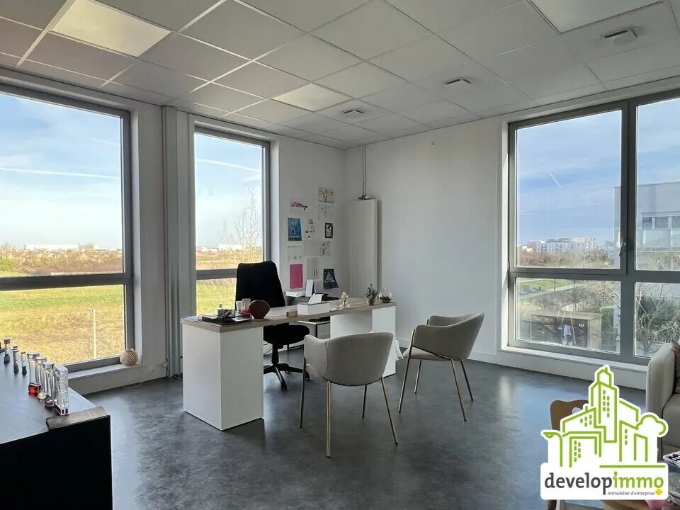 Location Bureaux 50 m² - Photo 1