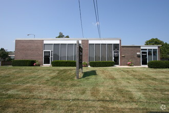 1021 N 1st St, Dekalb, IL for rent Primary Photo- Image 1 of 9