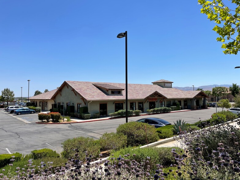 853 Auto Center Dr, Palmdale, CA for rent - Building Photo - Image 1 of 19