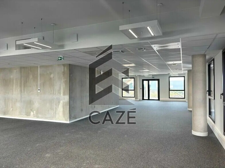 Office in Périgny to rent - Interior Photo - Image 2 of 5