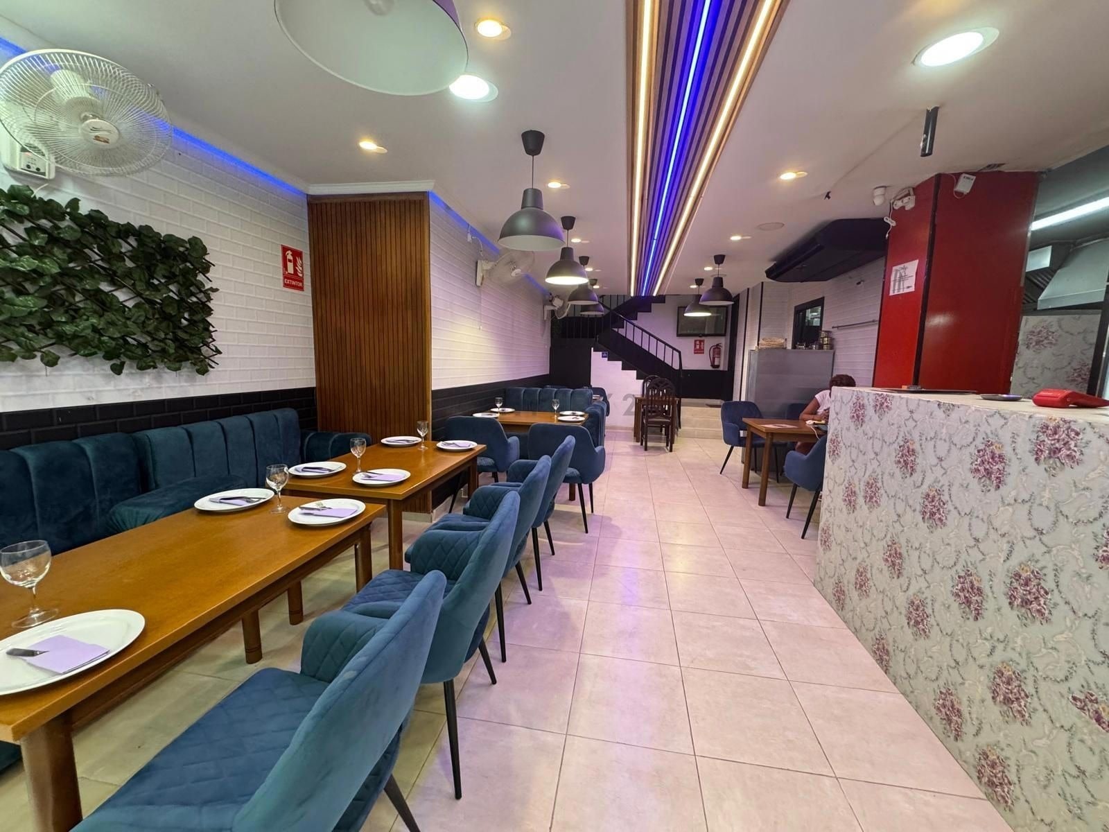 Retail in Barcelona, Barcelona to rent Interior Photo- Image 1 of 9