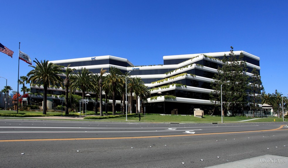 2101-2141 Rosecrans Ave, El Segundo, CA for rent - Building Photo - Image 3 of 13