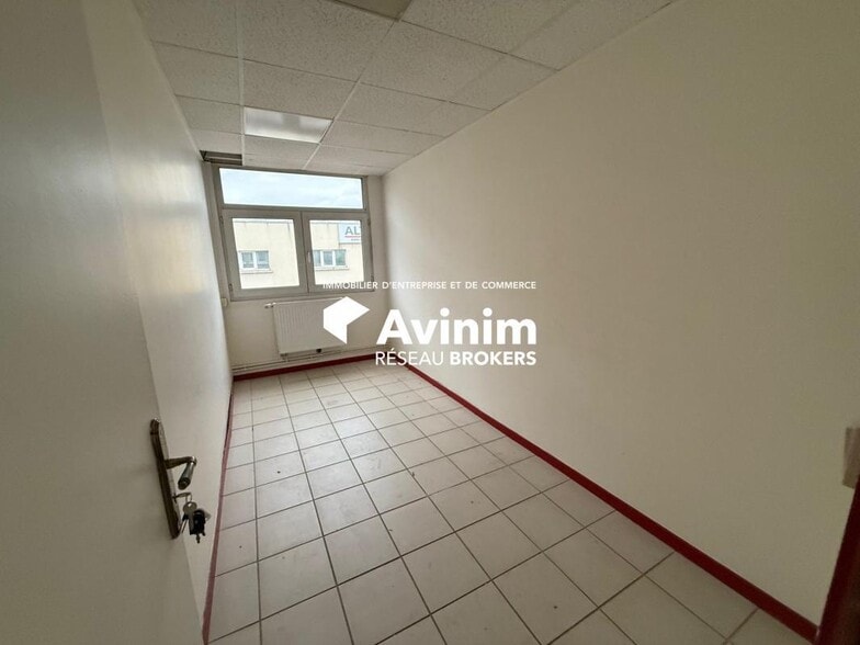 Office in Argenteuil to rent - Interior Photo - Image 3 of 3