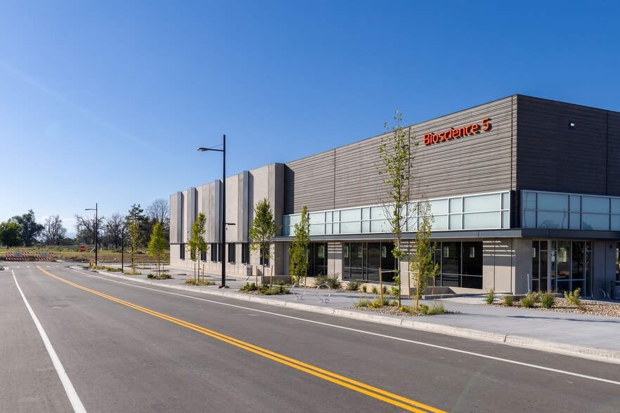 2251 N Revere St, Aurora, CO to rent - Primary Photo - Image 1 of 15