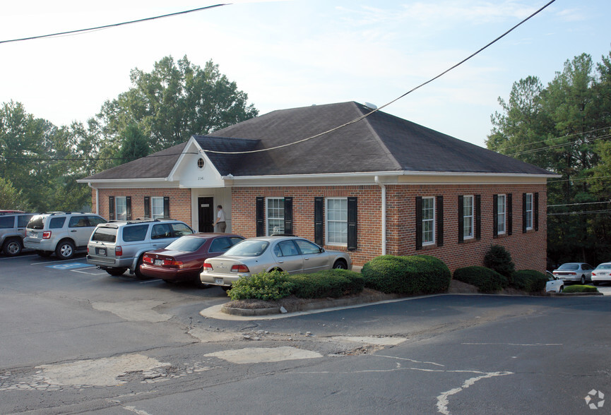 2341 Lawrenceville Hwy, Decatur, GA for rent - Primary Photo - Image 1 of 4