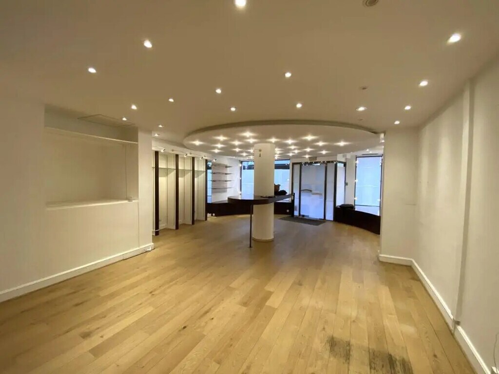 Location Commerce 86 m² - Photo 1