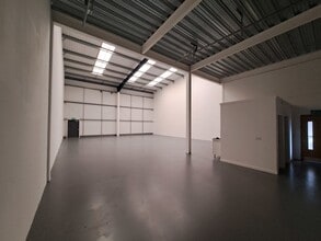 Goulds Clos, Milton Keynes to rent Interior Photo- Image 1 of 3