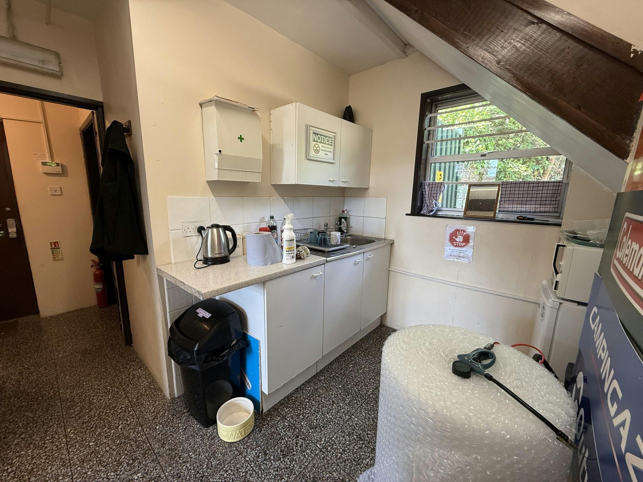 7-21 Romsey Rd, Lyndhurst to rent Interior Photo- Image 1 of 7