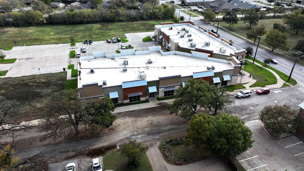 Prime Investment Retail Package portfolio of 2 properties for sale on LoopNet.co.uk - Aerial - Image 3 of 49