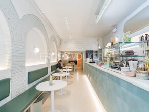 Retail in Barcelona, Barcelona to rent Interior Photo- Image 1 of 4