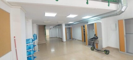 Retail in Barcelona, Barcelona to rent Interior Photo- Image 2 of 11