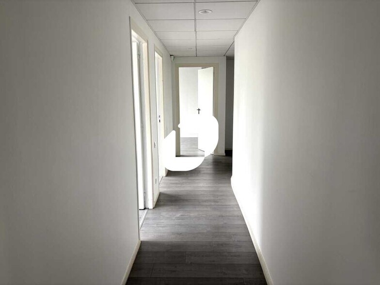 Office in Lyon for sale - Interior Photo - Image 3 of 14
