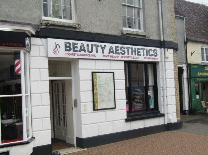 7 Market Sq, Bicester for sale - Building Photo - Image 1 of 1