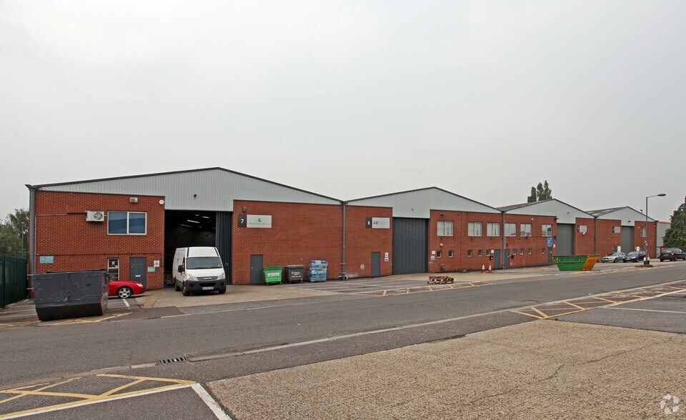 Lawrence Way, Camberley for sale - Primary Photo - Image 1 of 1