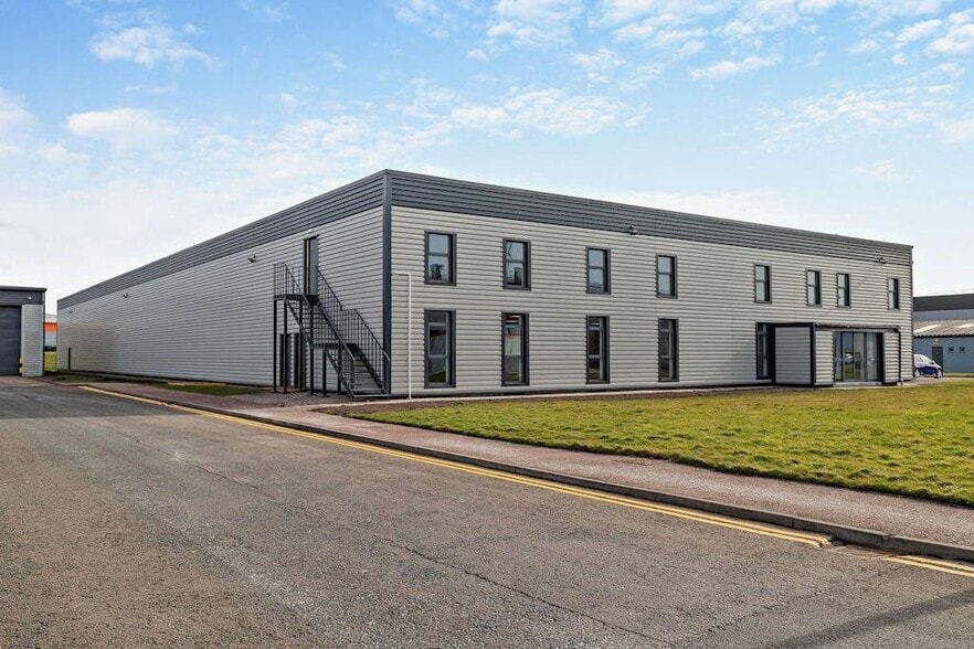 Compass Industrial Park, Spindus RD, Liverpool to rent - Building Photo - Image 3 of 9