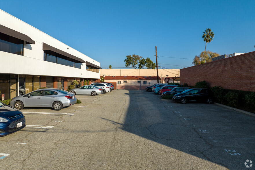 408 S Pasadena Ave, Pasadena, CA for rent - Building Photo - Image 3 of 14