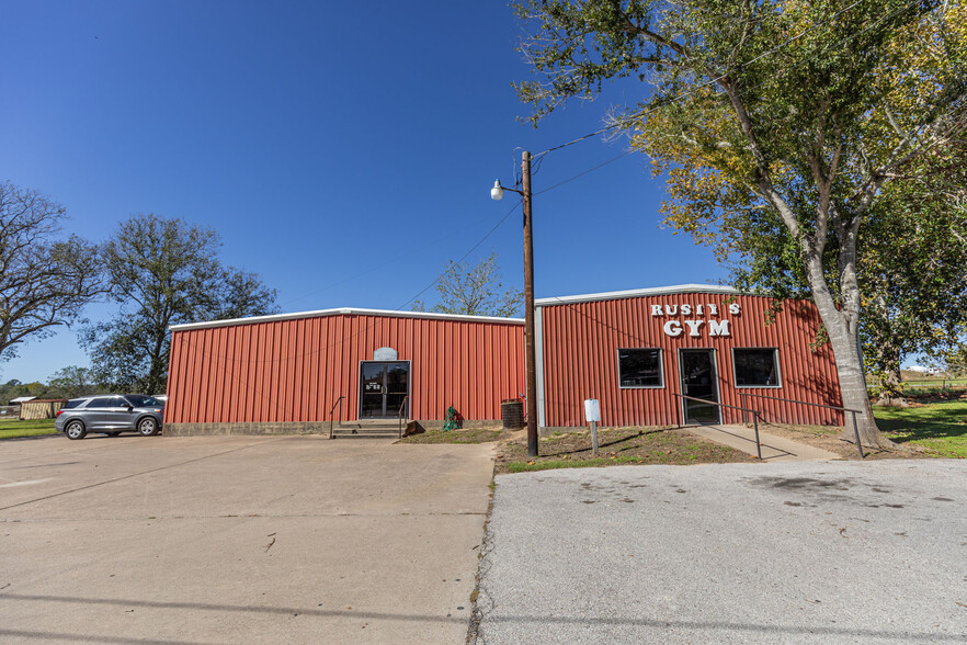 1104 S Masonic St, Bellville, TX for sale - Building Photo - Image 2 of 20