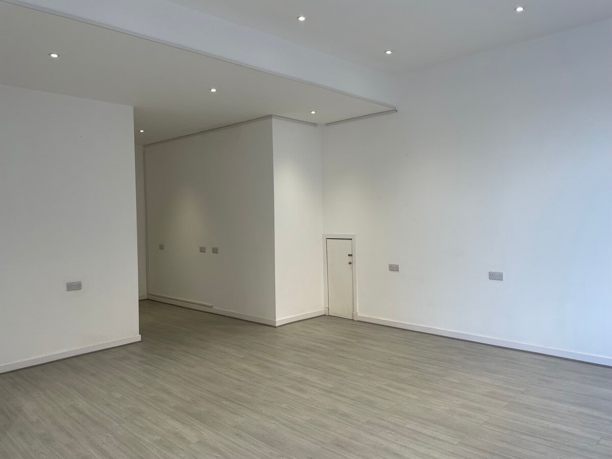 13-17 New Bridge St, Ayr, SAY KA7 1JX - Unit 17 - - Interior Photo - Image 1 of 2