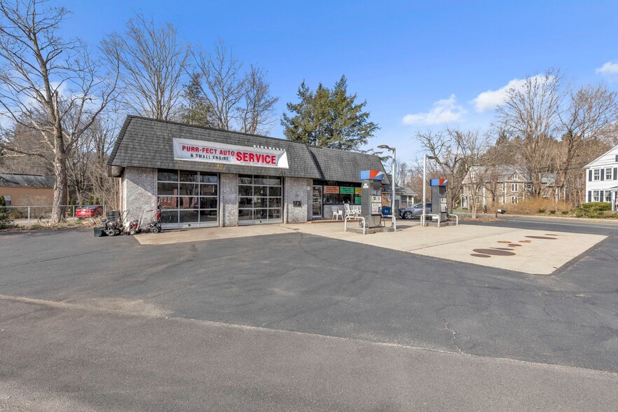 467 Main St, Wilbraham, MA for sale - Primary Photo - Image 1 of 19