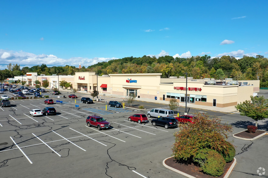 225-273 Wilbur Cross Hwy, Berlin, CT for sale - Building Photo - Image 1 of 1