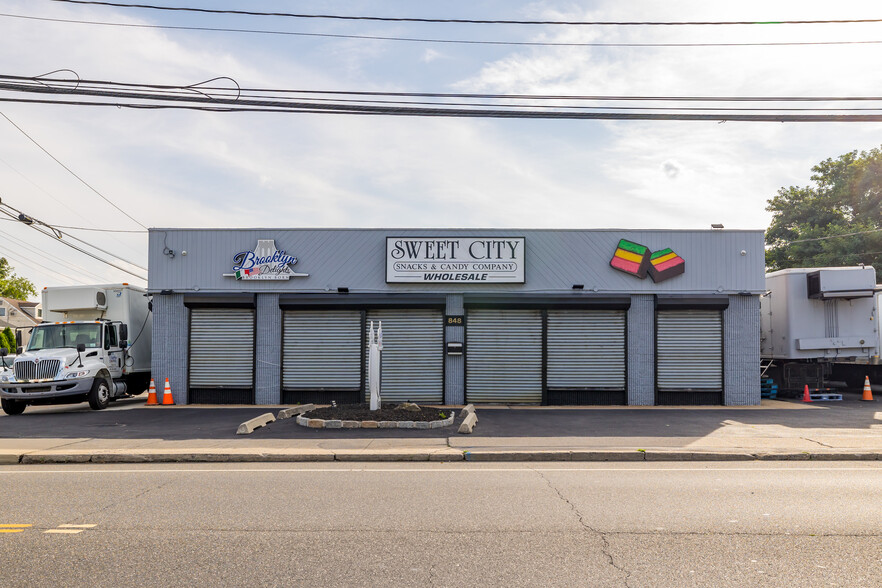 848 Main St, Farmingdale, NY for sale - Building Photo - Image 1 of 9