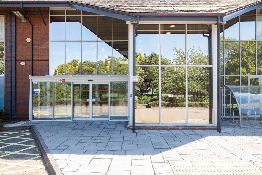 Fifth Ave, Gateshead to rent - Building Photo - Image 2 of 13