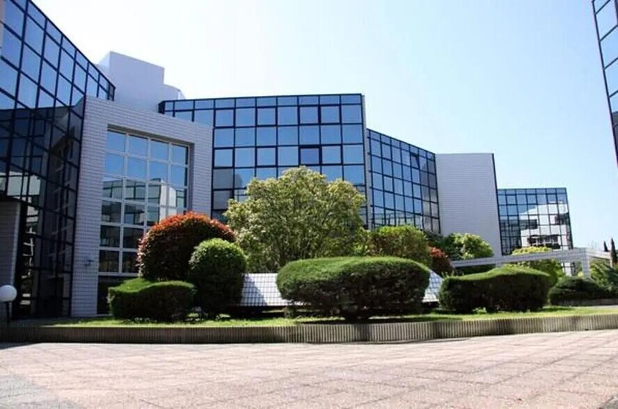 5 Avenue Albert Durand, Blagnac to rent - Building Photo - Image 1 of 29