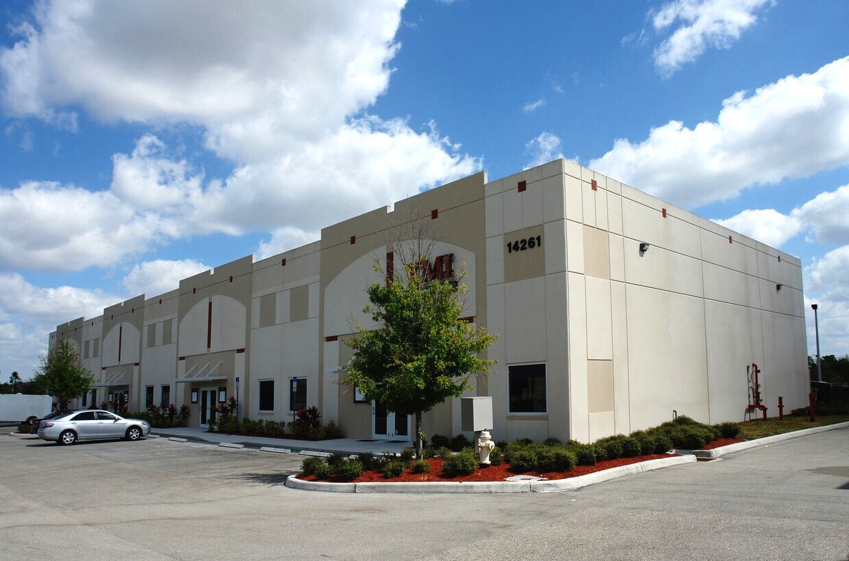 14261 Jetport Loop, Fort Myers, FL to rent Building Photo- Image 1 of 3