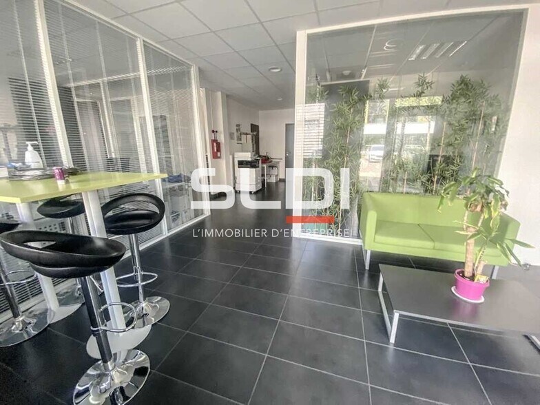 105 Rue Alexandre Dumas, Vaulx-en-Velin to rent - Interior Photo - Image 3 of 6
