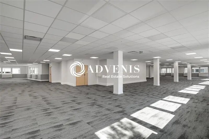 Office in Tremblay-en-France to rent - Interior Photo - Image 2 of 7