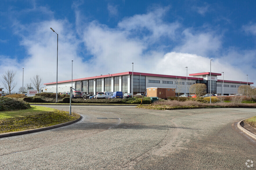 Orbital Way, Cannock for sale - Primary Photo - Image 1 of 1