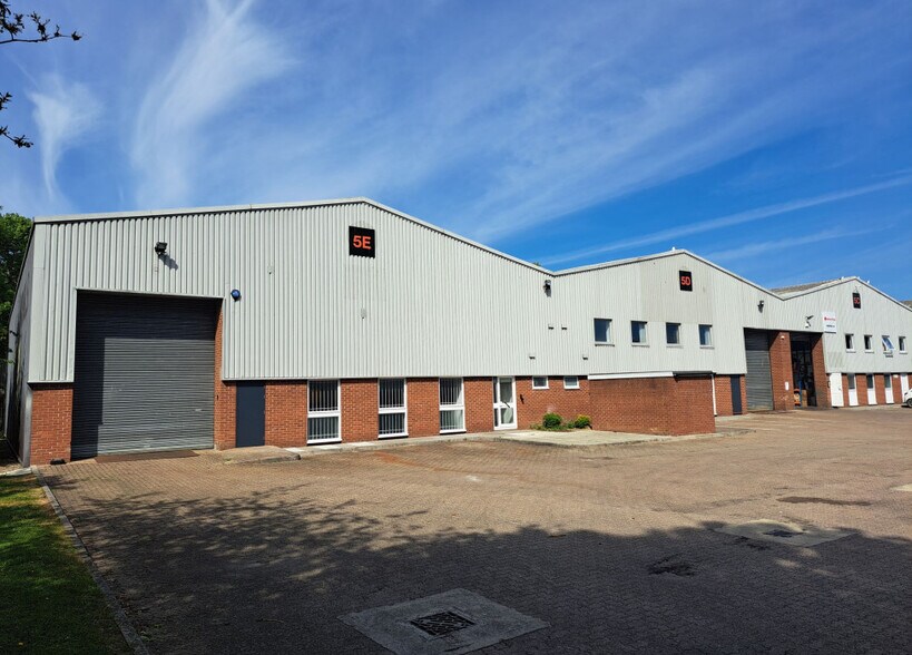 Alexandra Way, Ashchurch to rent - Building Photo - Image 2 of 4