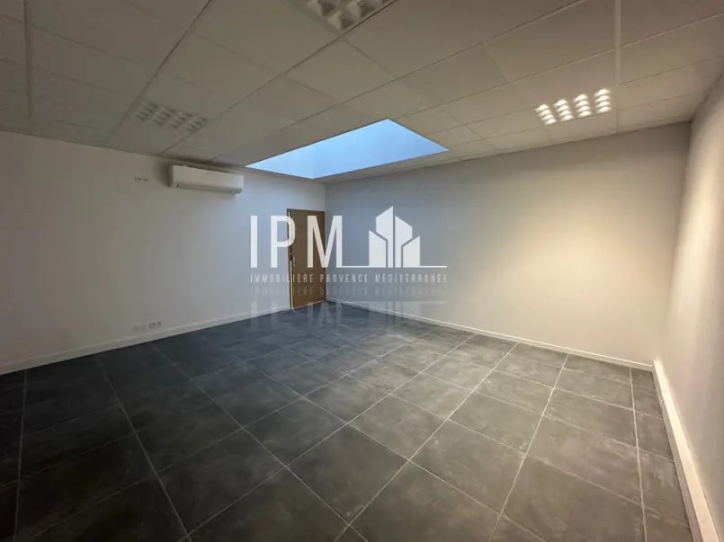 Location Commerce 27 m² - Photo 1