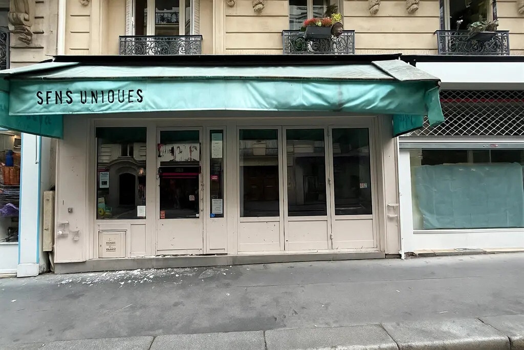 Location Commerce 180 m² - Photo 1
