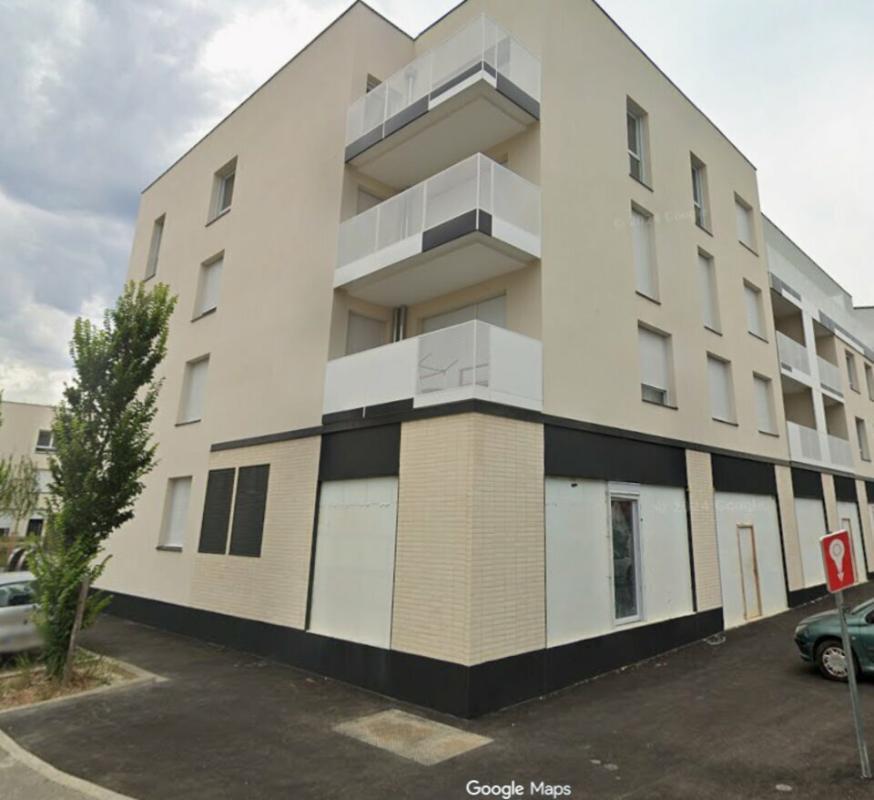 Retail in Melun to rent Building Photo- Image 1 of 9
