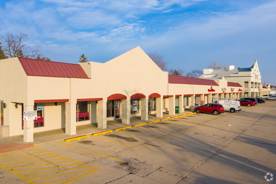 2202-2230 W Algonquin Rd, Rolling Meadows, IL for rent - Building Photo - Image 2 of 5