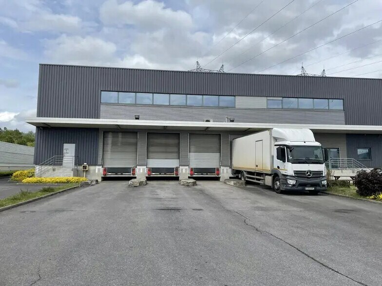 Light Industrial in Villeparisis to rent - Building Photo - Image 2 of 10