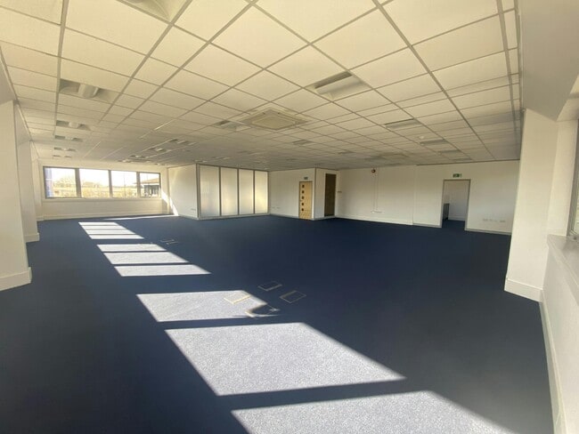 More details for Gatwick Rd, Crawley - Office to Rent