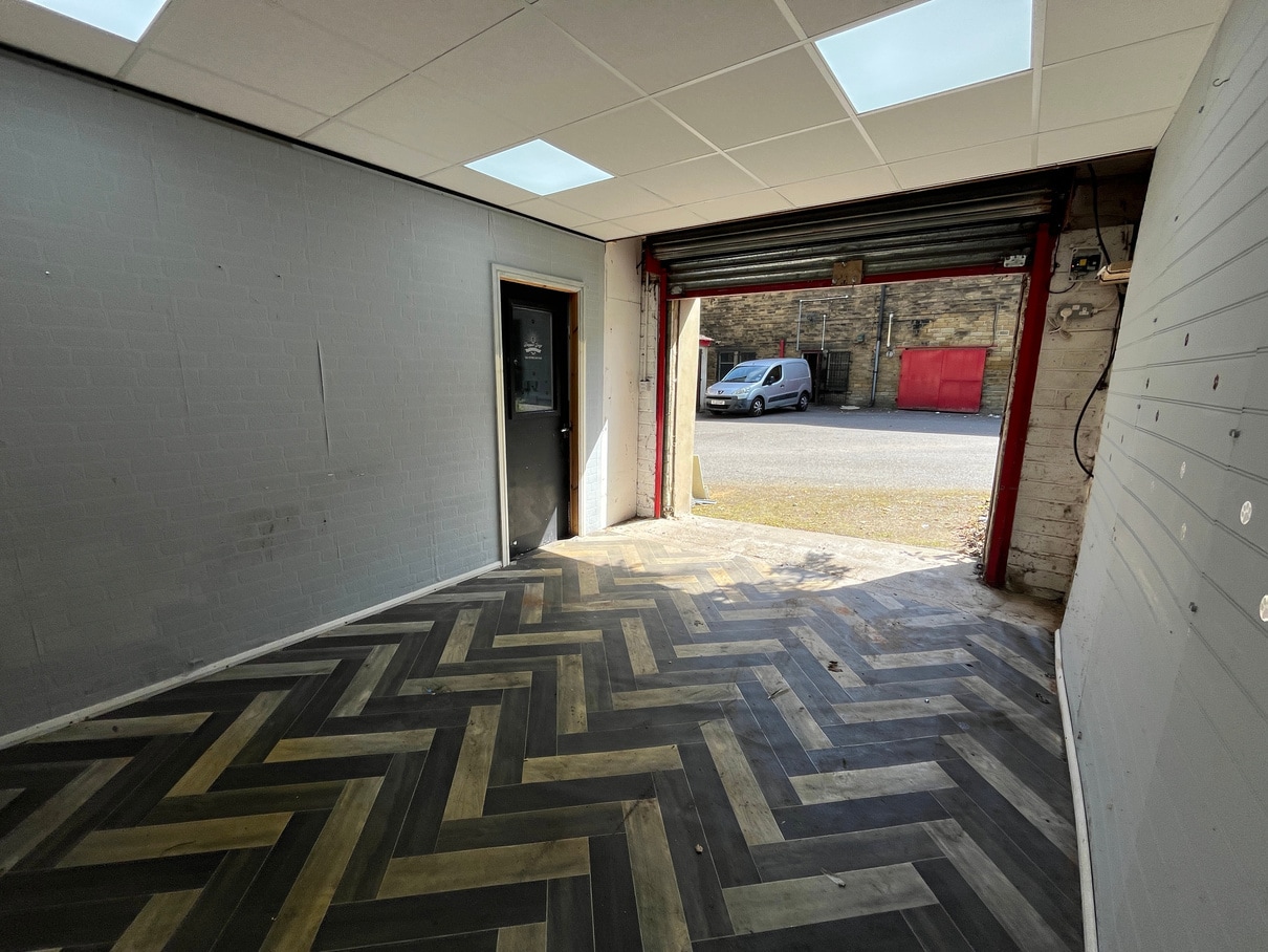 Coal Hill Ln, Pudsey to rent Interior Photo- Image 1 of 4