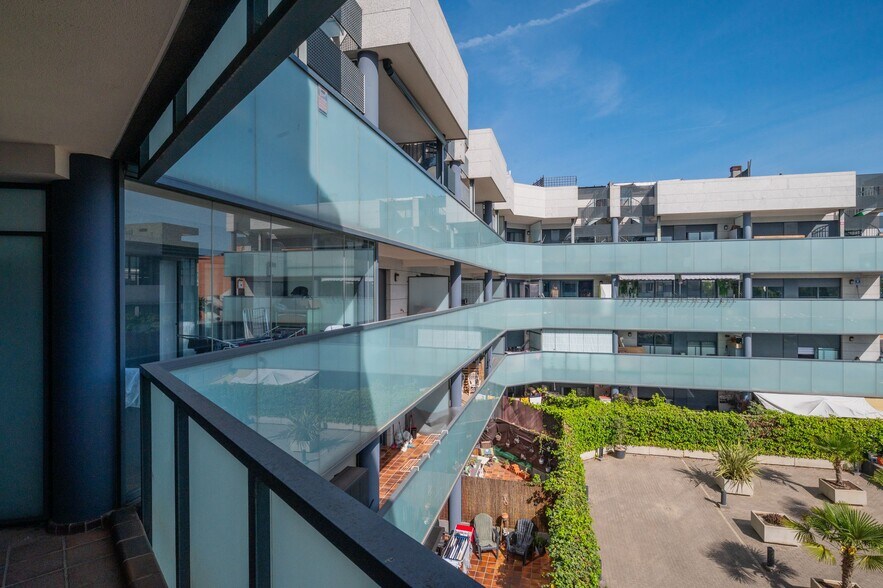 Office in Alcorcón, Madrid for sale - Building Photo - Image 3 of 6