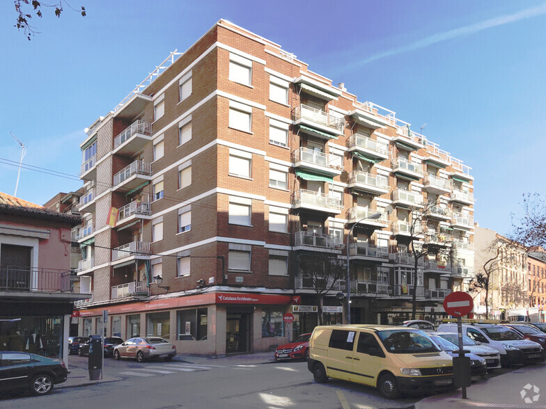 Calle Teniente Ruiz, 15, Alcalá De Henares, Madrid for rent - Primary Photo - Image 1 of 3