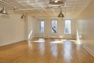 447 W 36th St, New York, NY for rent Interior Photo- Image 2 of 4