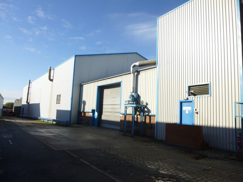 Oak St, Manchester for sale - Primary Photo - Image 1 of 1